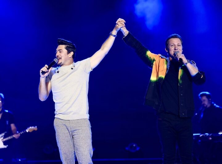 George Henrique & Rodrigo comandam festa junina no interior de Minas Gerais